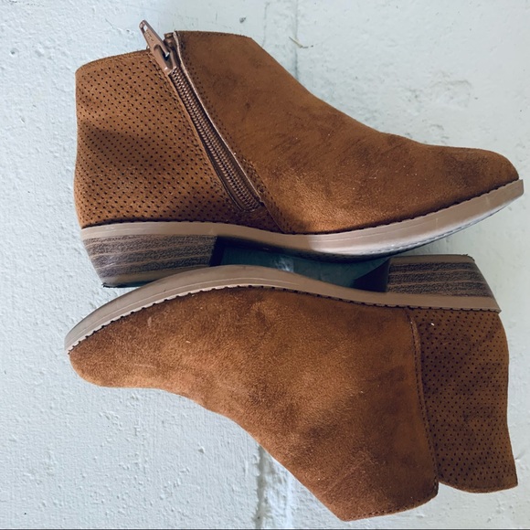 Cat & Jack Debbie Ankle Bootie w/ Zipper Size 3 - Picture 3 of 9